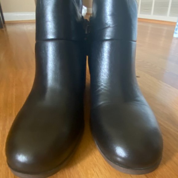Franco Sarto "Matisse" Black Leather Ankle Bootie Gold Buckle Stacked Heel 6.5 - Picture 5 of 7